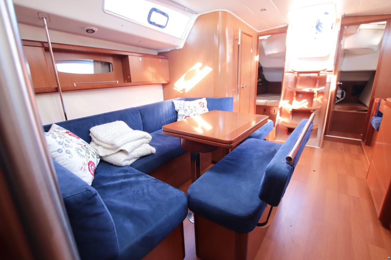 Beneteau Oceanis 43