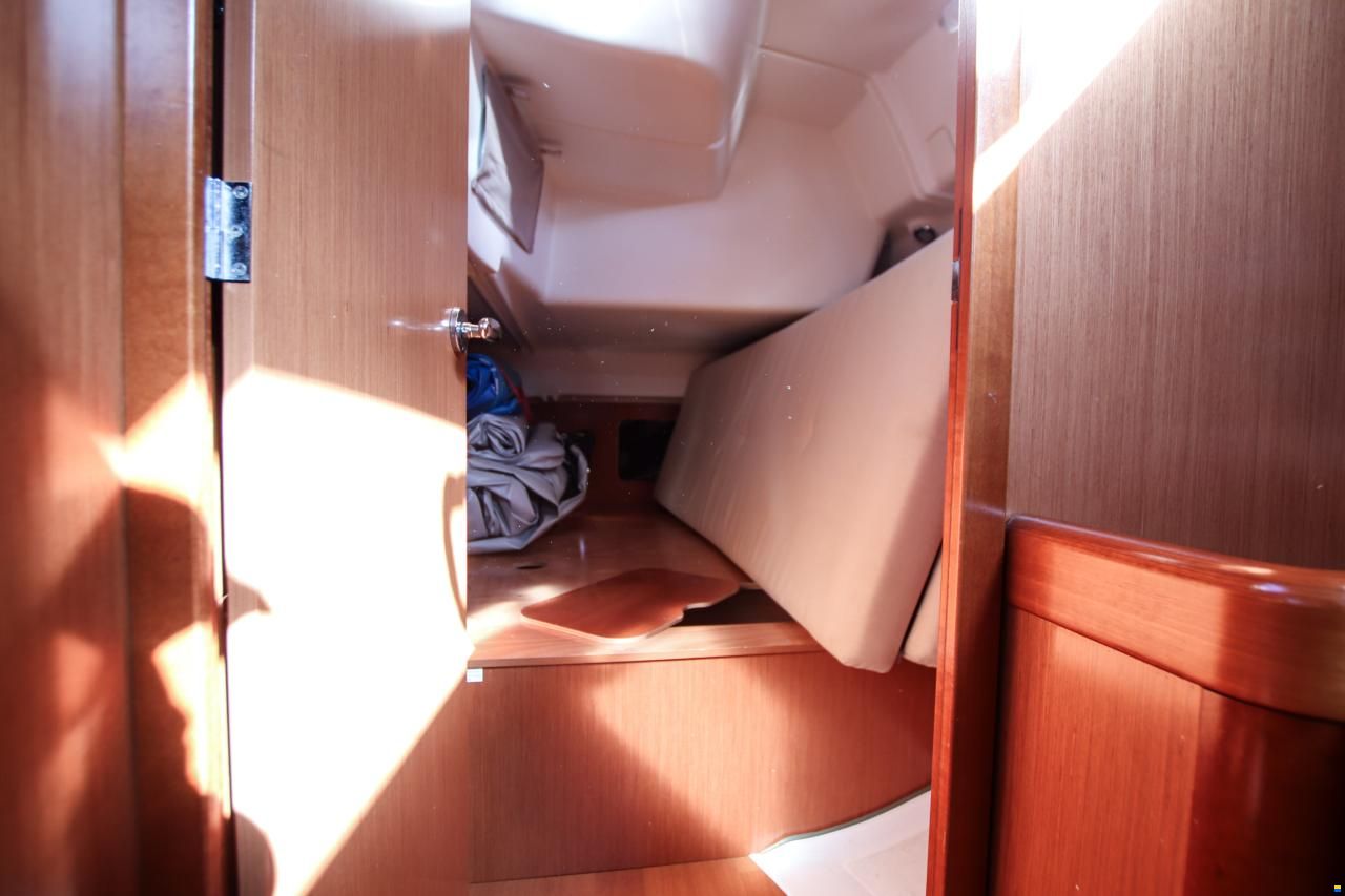 Beneteau Oceanis 43