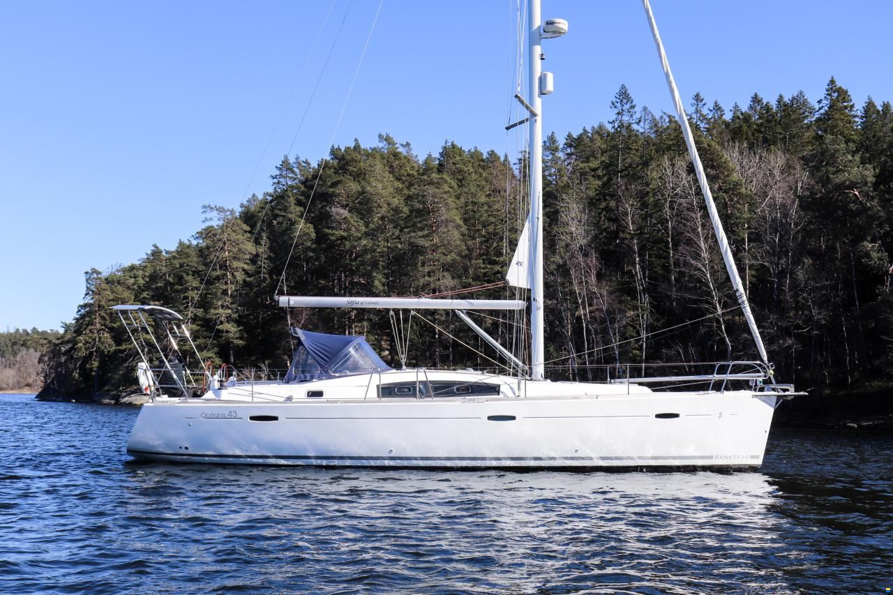 Beneteau Oceanis 43