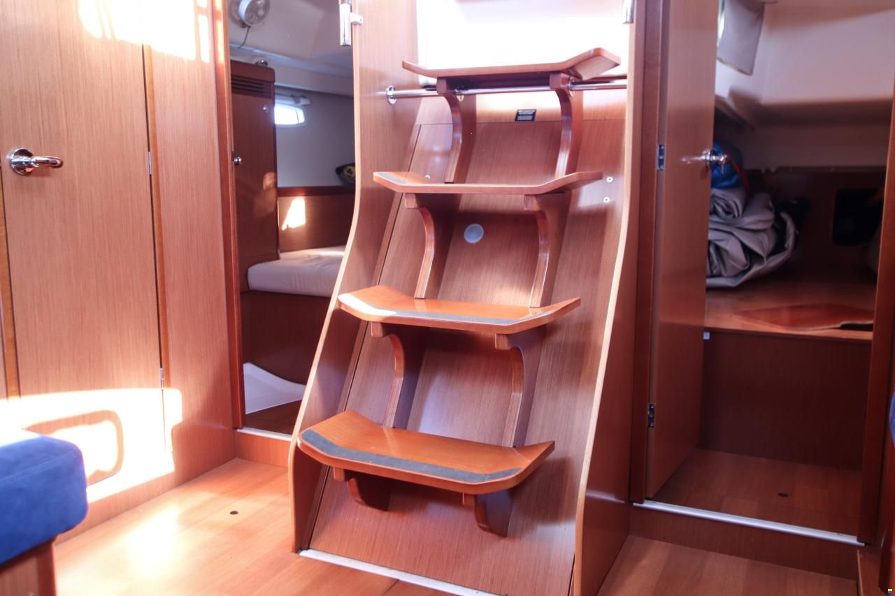 Beneteau Oceanis 43