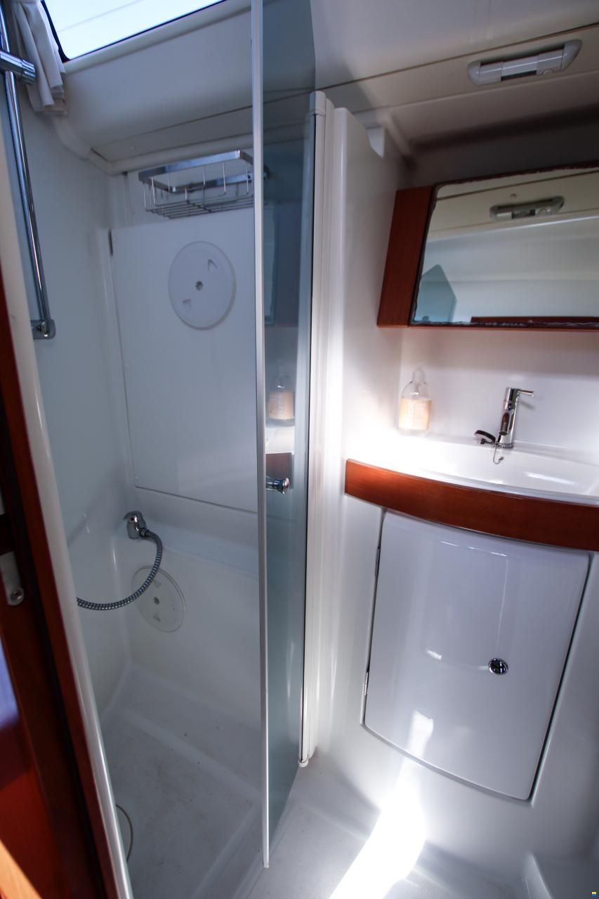 Beneteau Oceanis 43