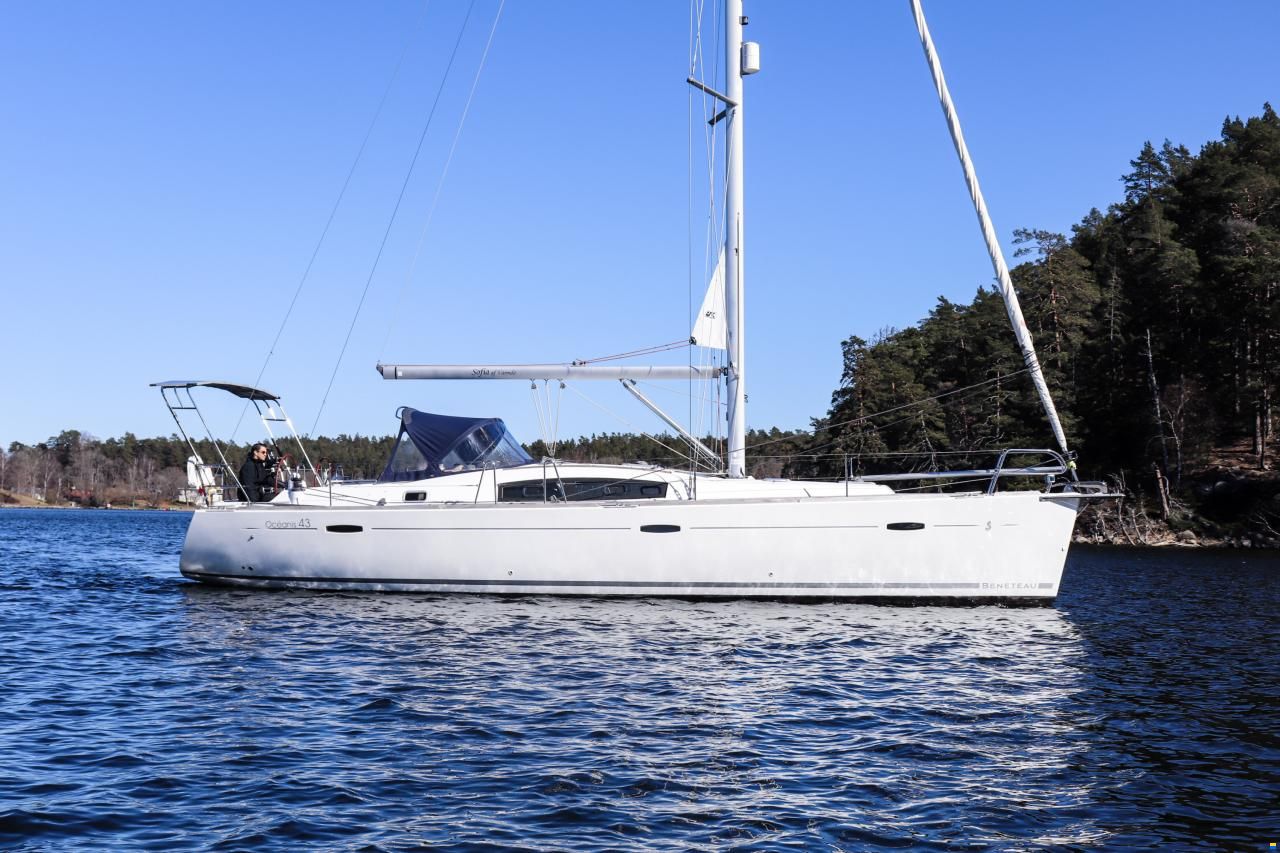 Beneteau Oceanis 43