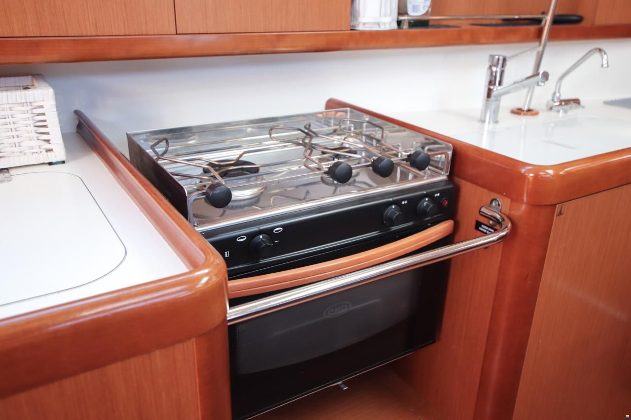Beneteau Oceanis 43