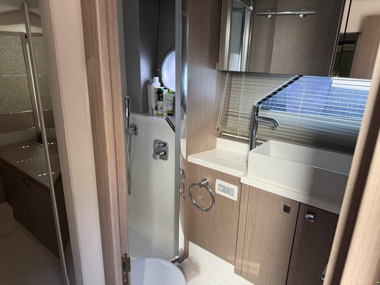 Sunseeker Predator 57