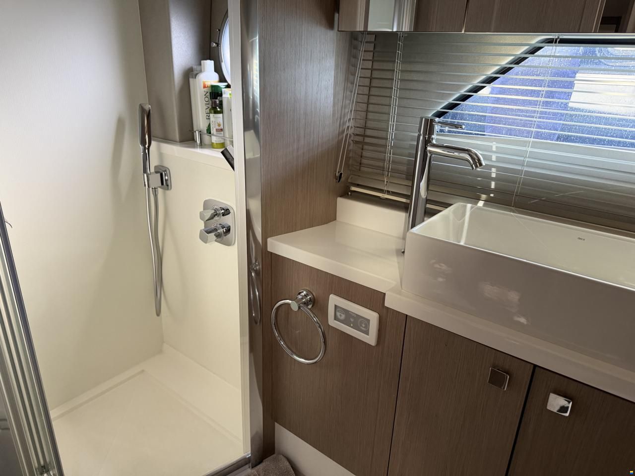 Sunseeker Predator 57
