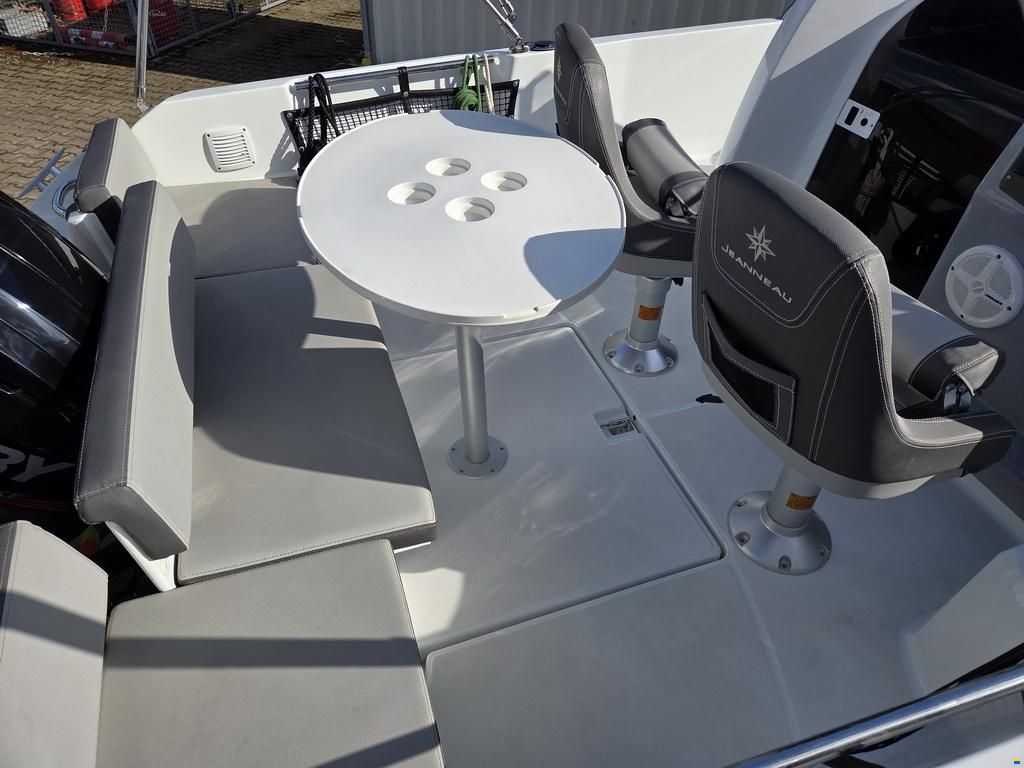 Jeanneau Cap Camarat 5.5 WA S2