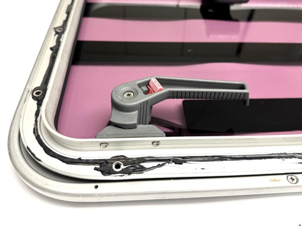 Deckslucke Lewmar Ocean 580x450