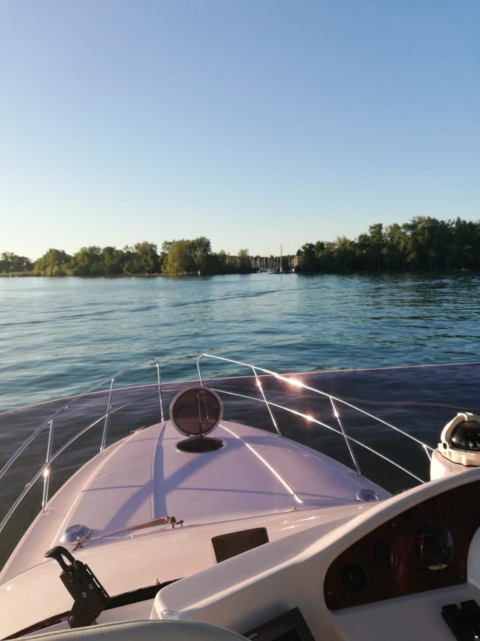 Galeon 330