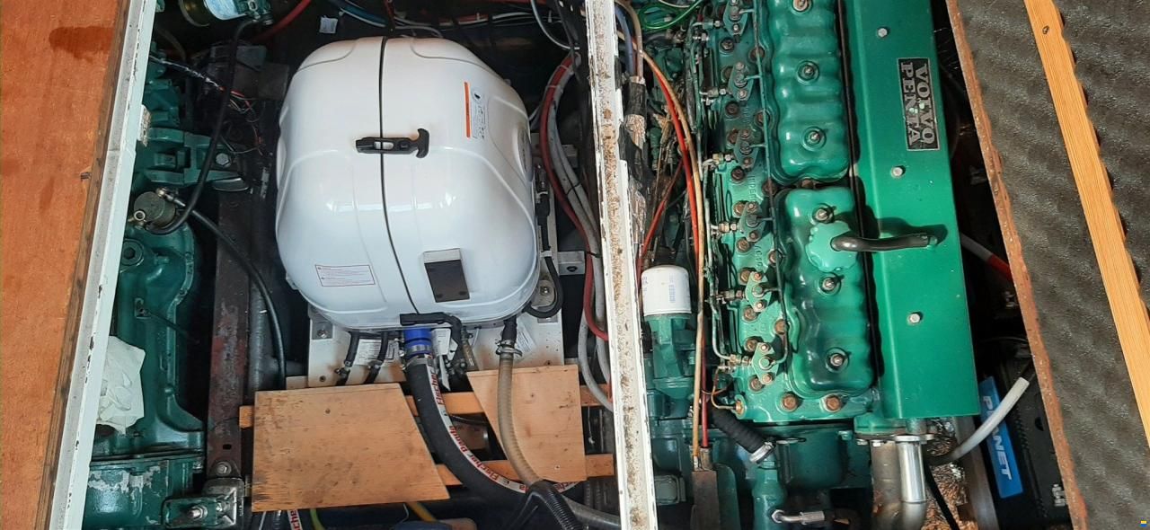 De Amer Amerglass 32 AK II Fly refit to