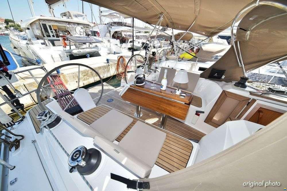 Bavaria 37 CRUISER