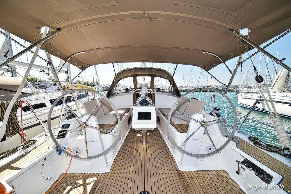 Bavaria 37 CRUISER