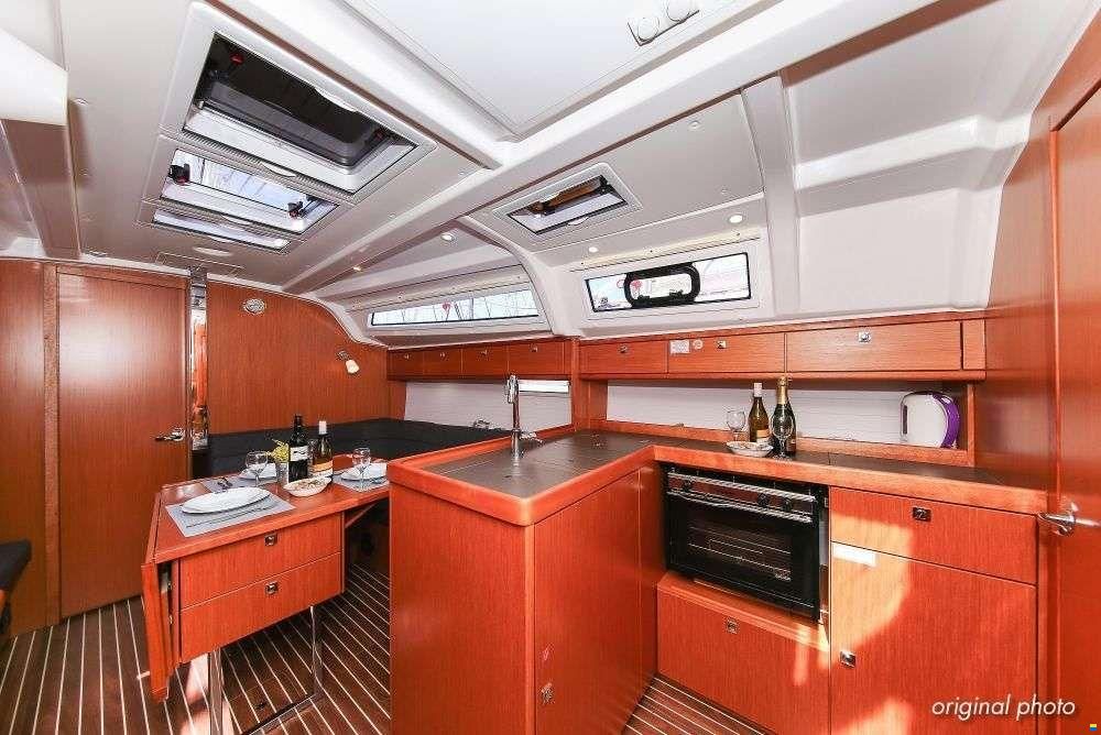 Bavaria 37 CRUISER