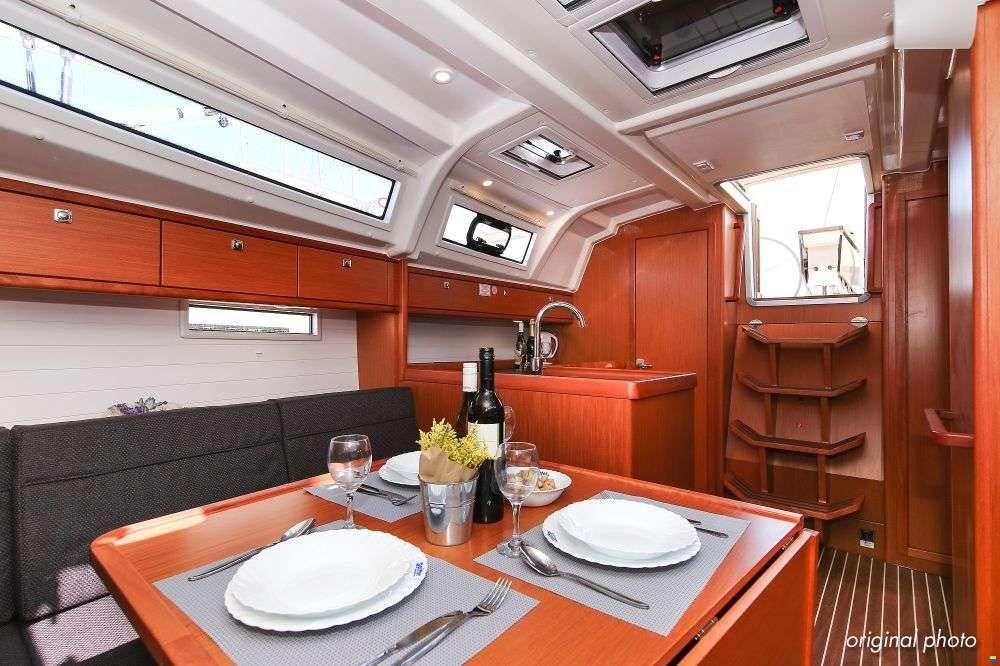 Bavaria 37 CRUISER