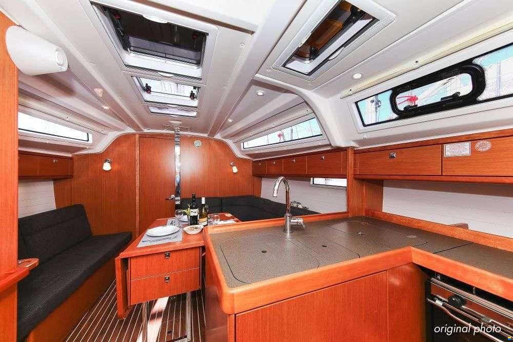 Bavaria 37 CRUISER