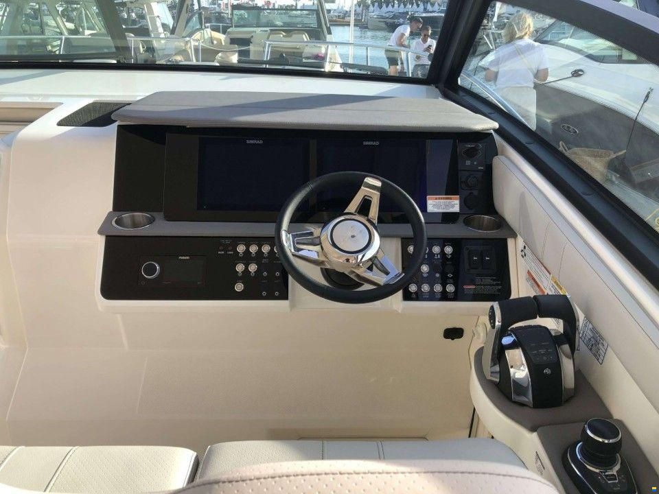 Sea Ray sundancer 320 hb