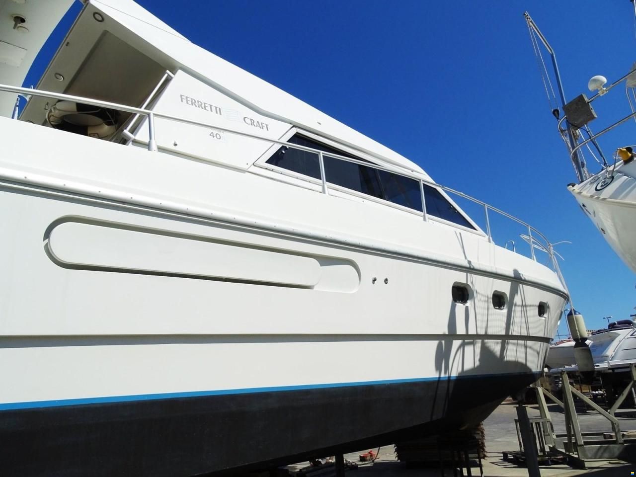Ferretti Altura 40