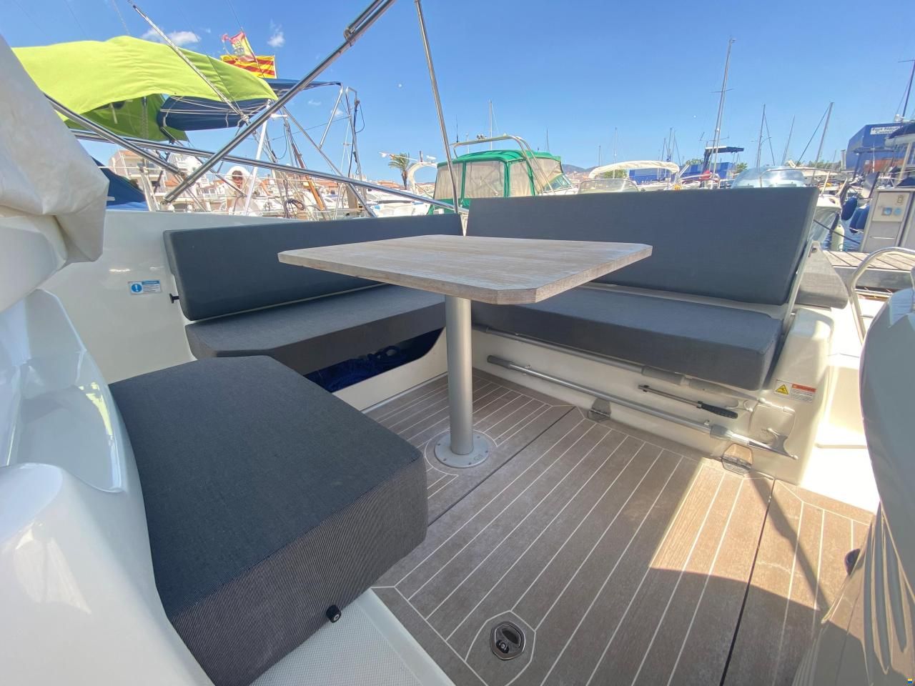 Cranchi Endurance 30