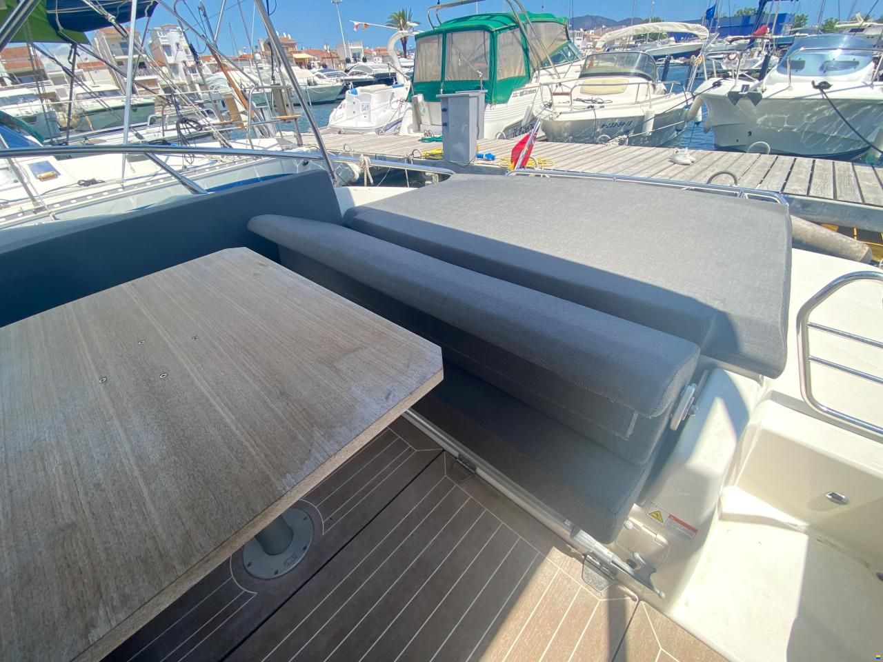 Cranchi Endurance 30
