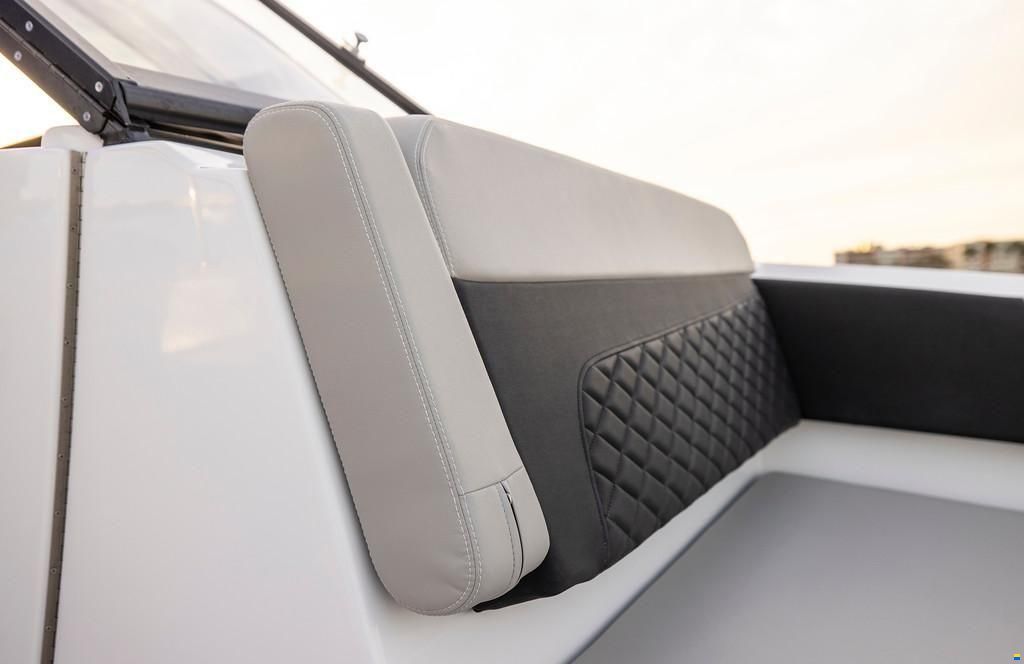 AQUILA 32 Sport