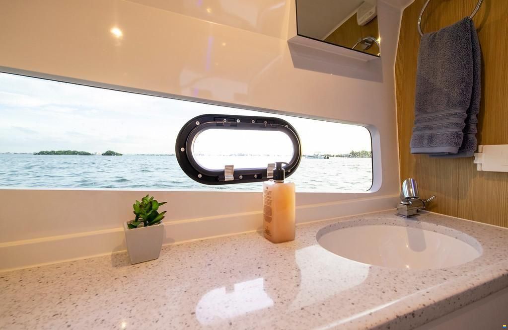 AQUILA 32 Sport
