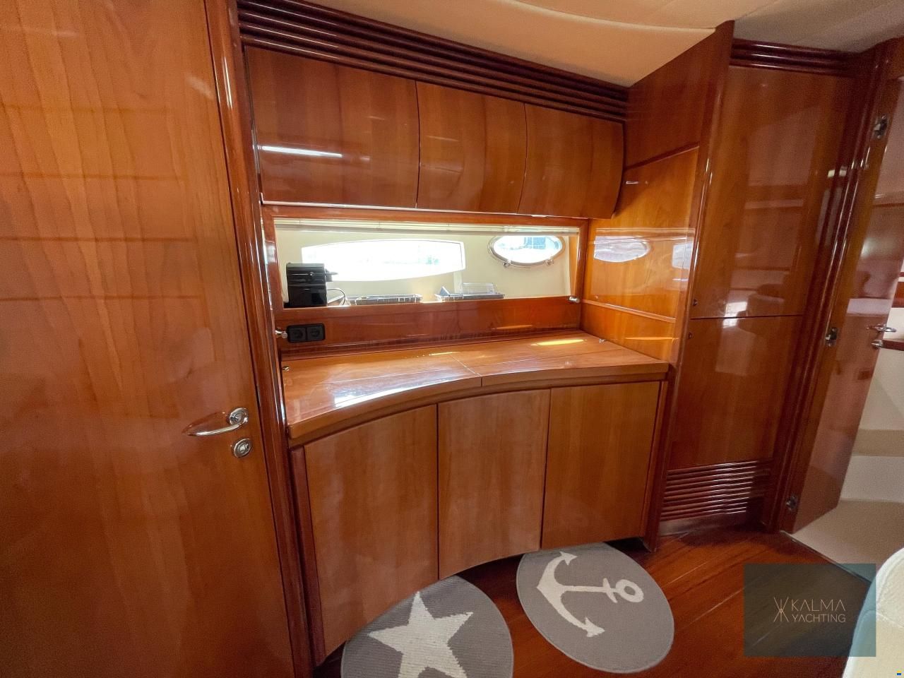 Pershing 50