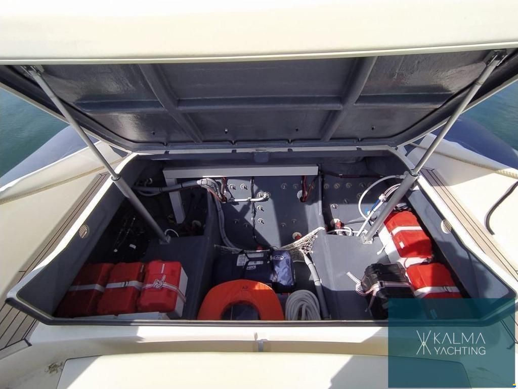 Nuova Jolly Prince 38 Sport Cabin