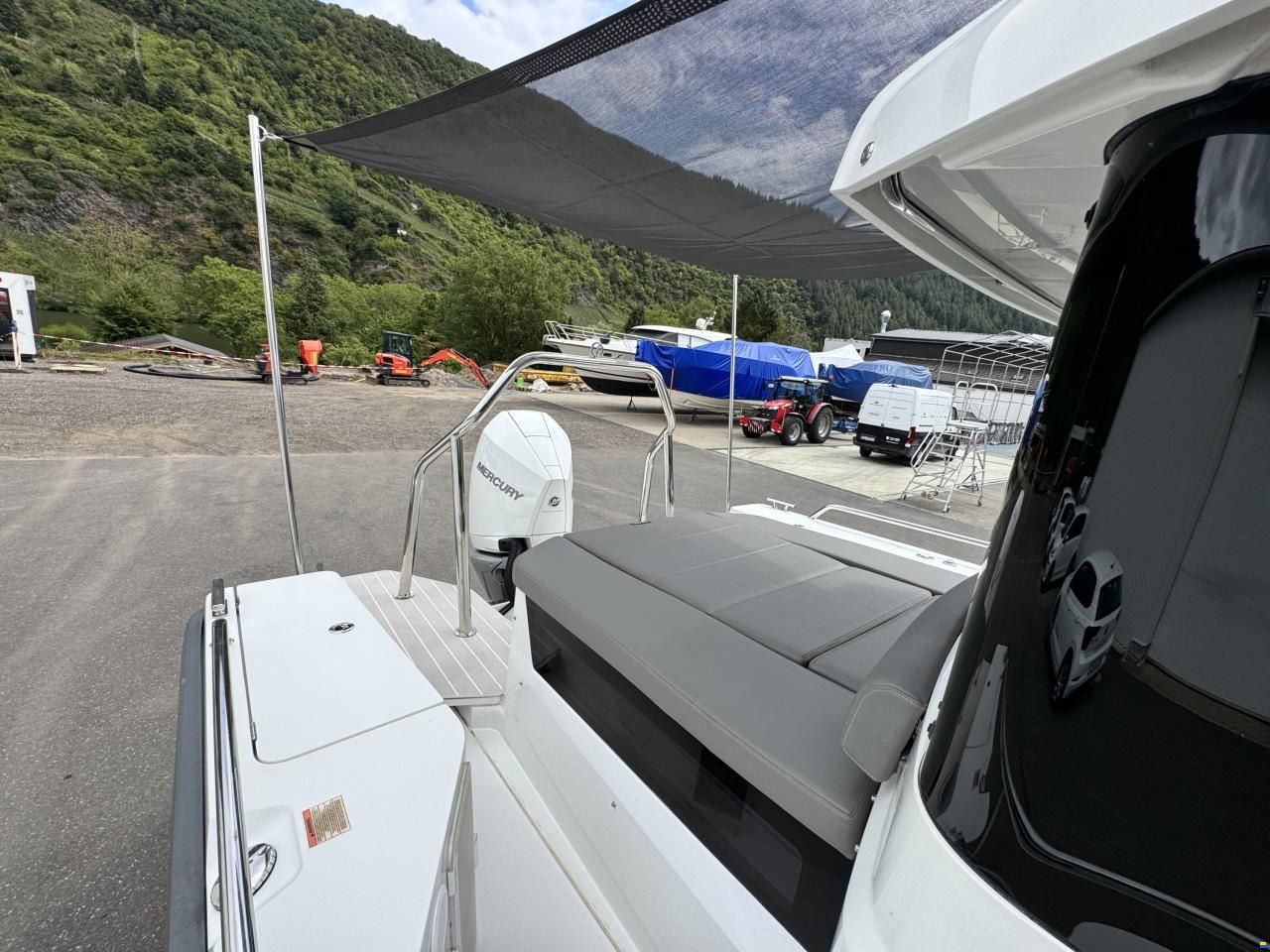 Axopar 28 Cabin