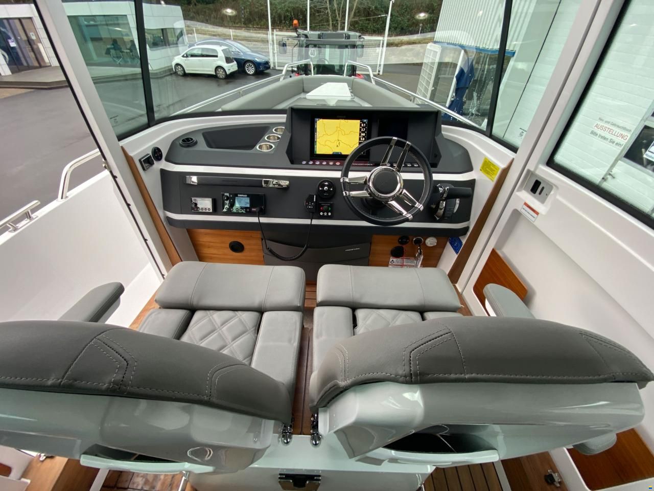 Axopar 28 Cabin