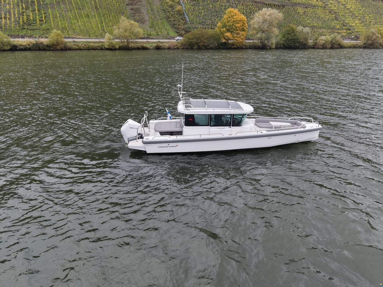 Axopar 28 Cabin