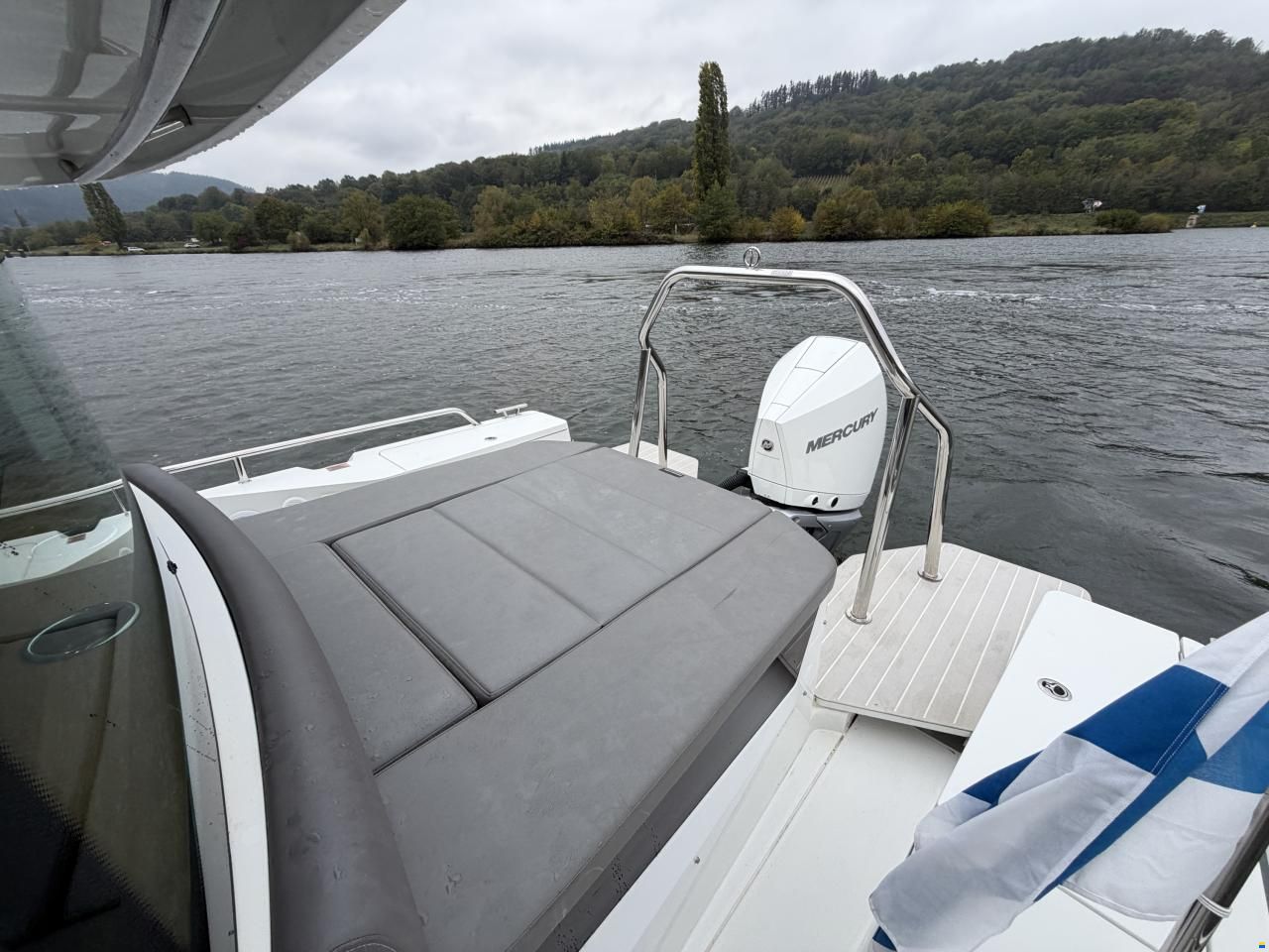 Axopar 28 Cabin