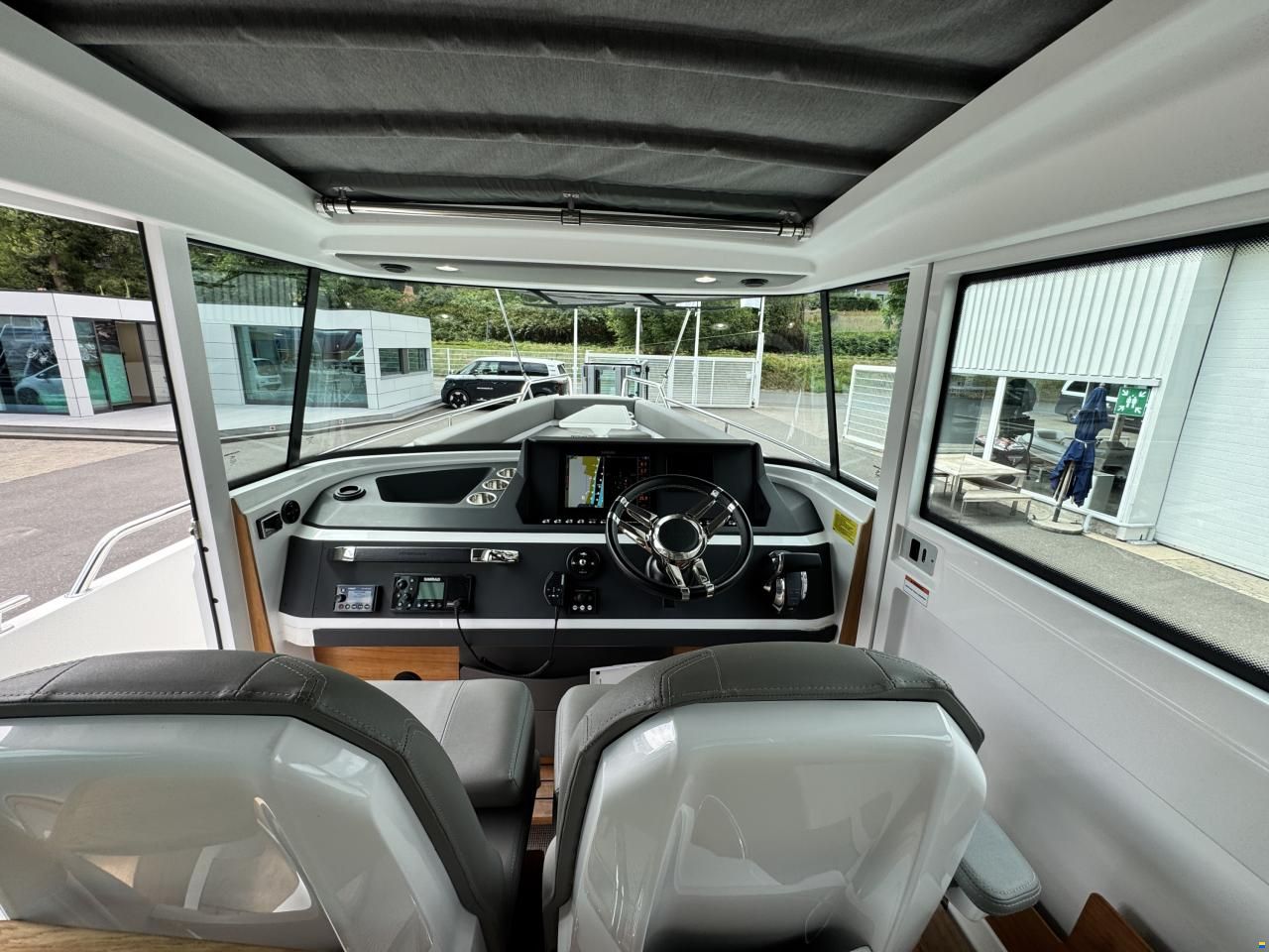 Axopar 28 Cabin