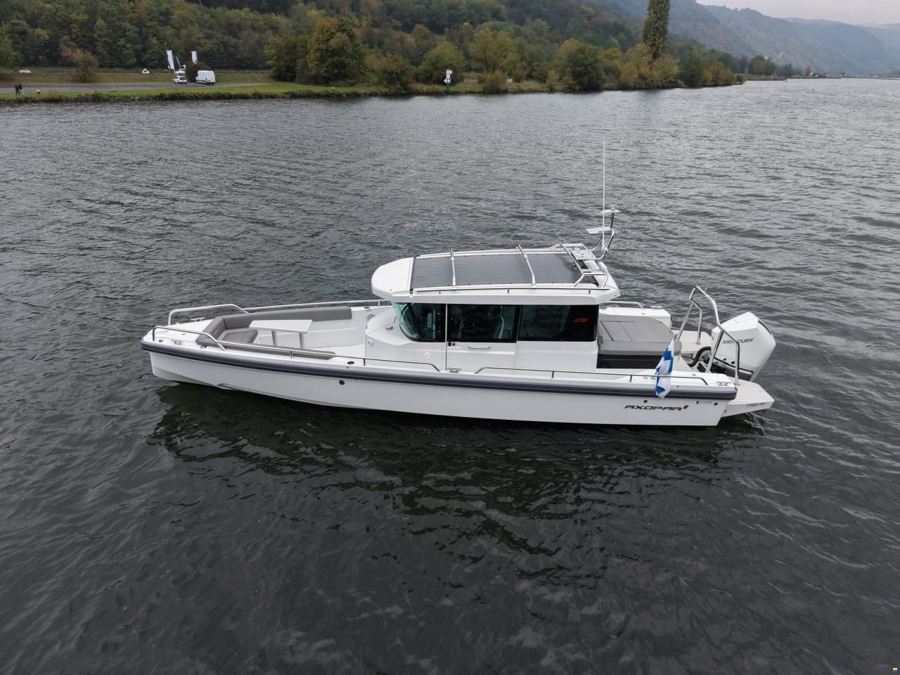 Axopar 28 Cabin