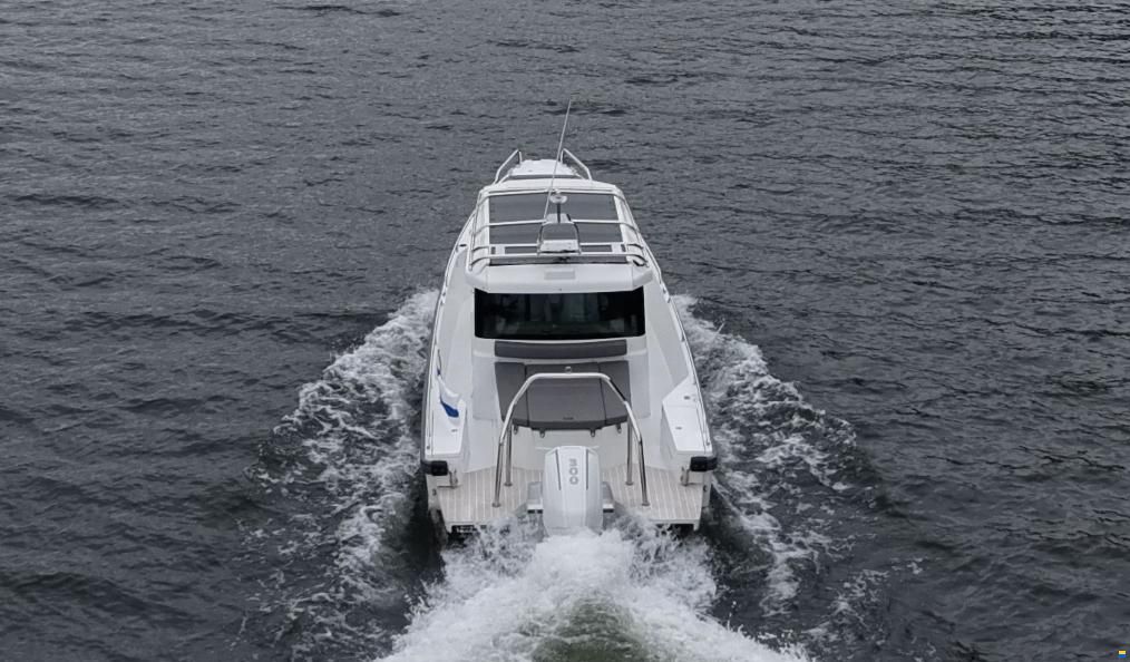 Axopar 28 Cabin