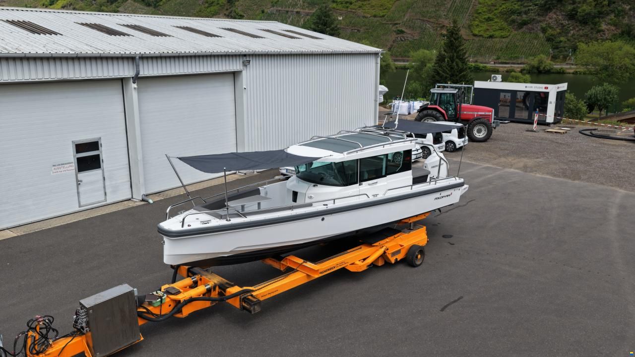 Axopar 28 Cabin