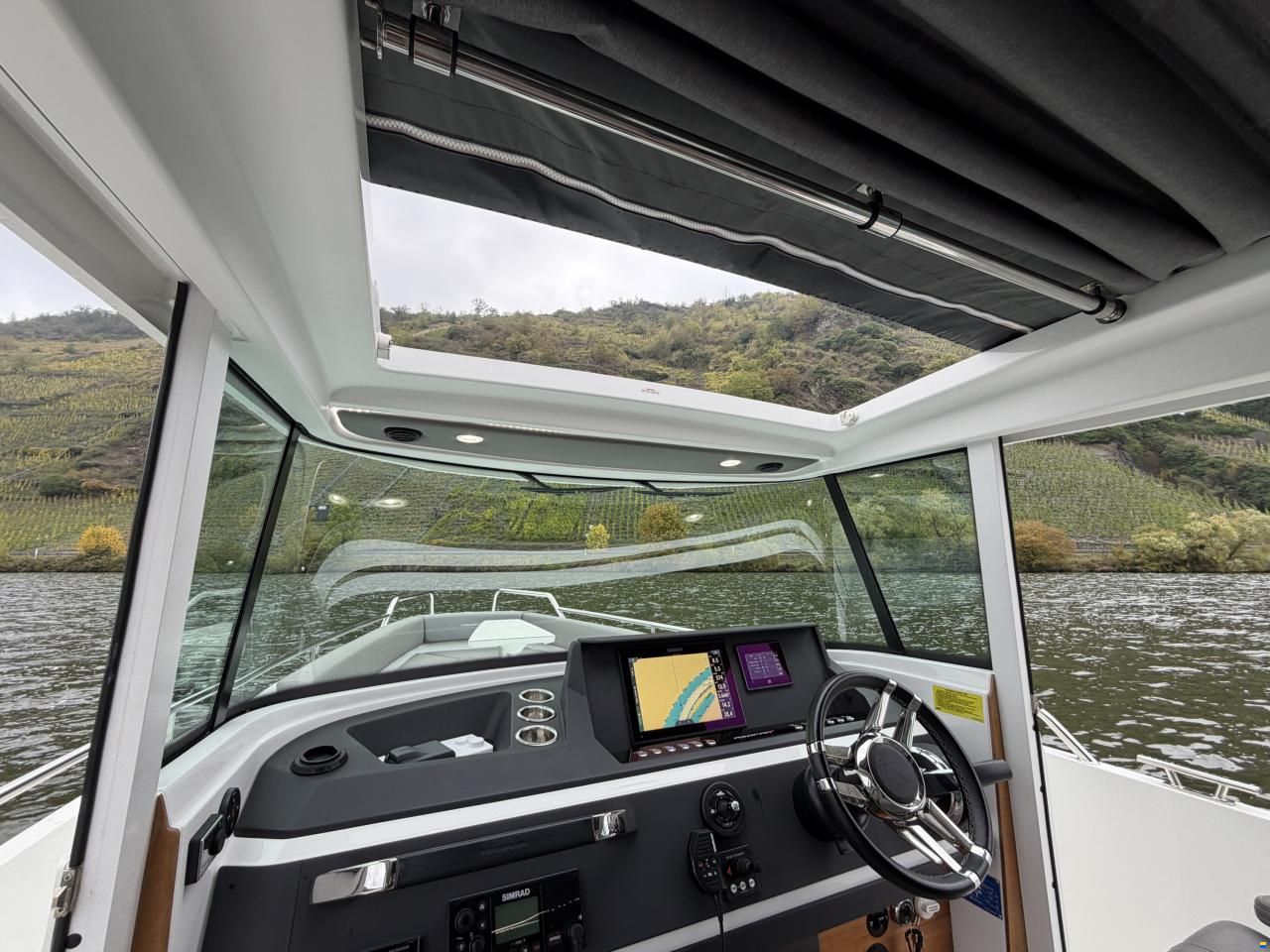 Axopar 28 Cabin