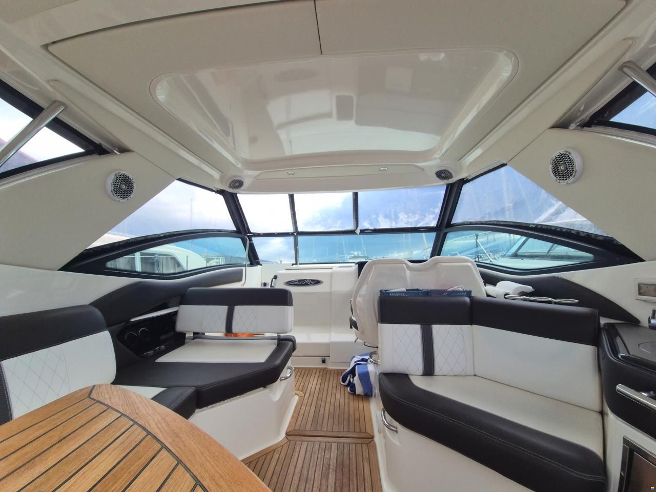 Sea Ray Sundancer 320