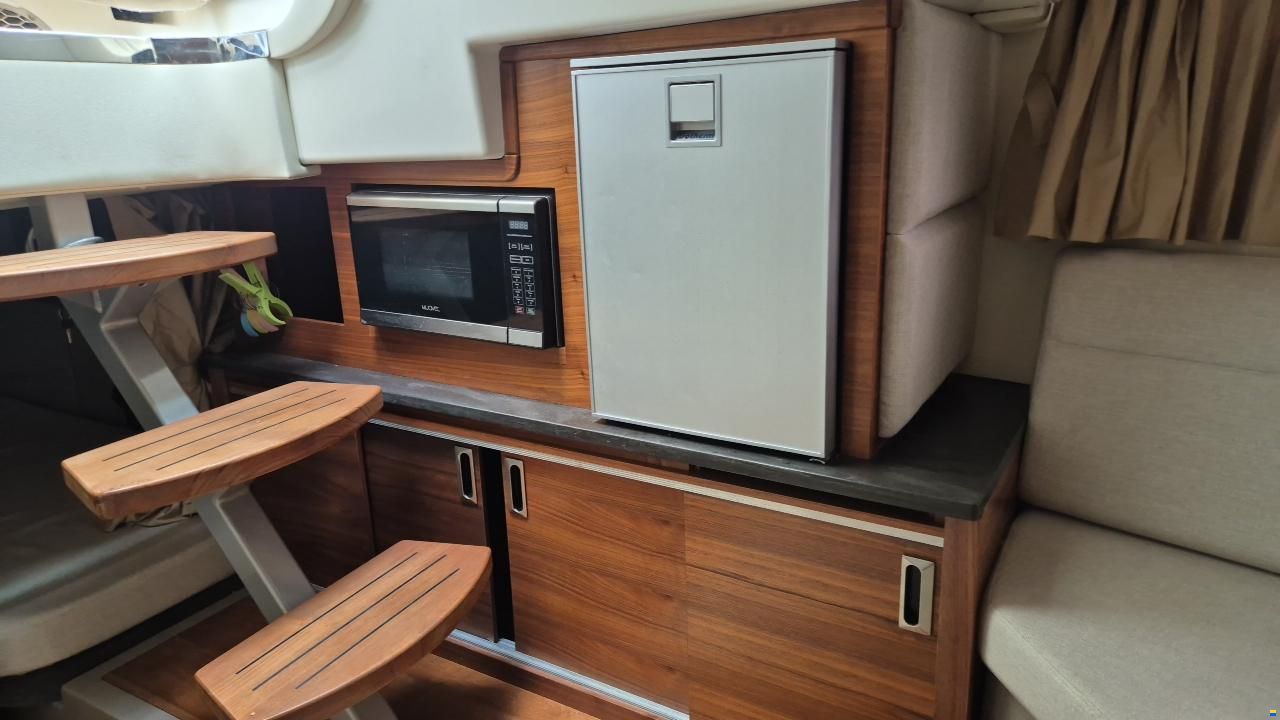 Sea Ray Sundancer 320