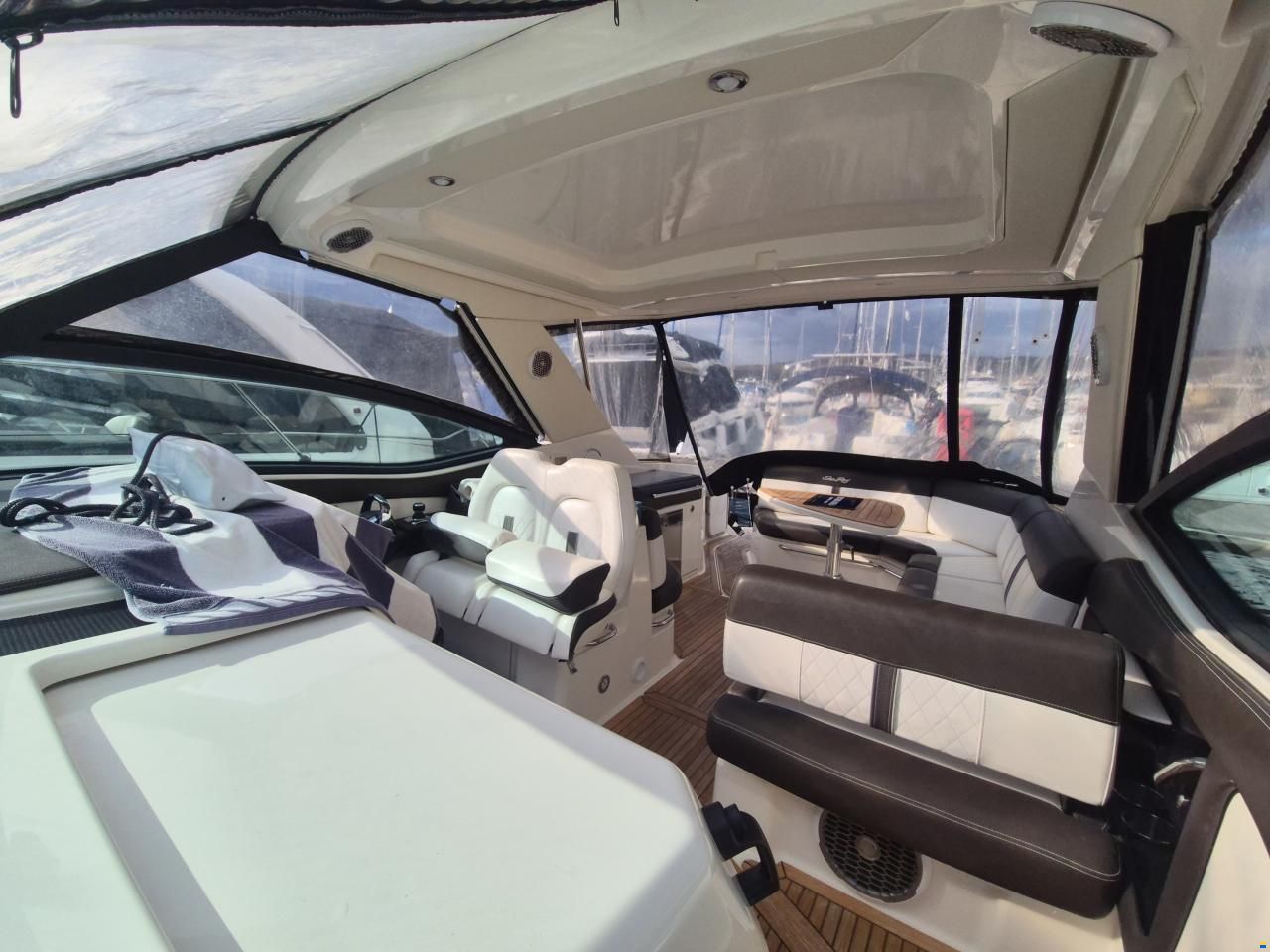 Sea Ray Sundancer 320