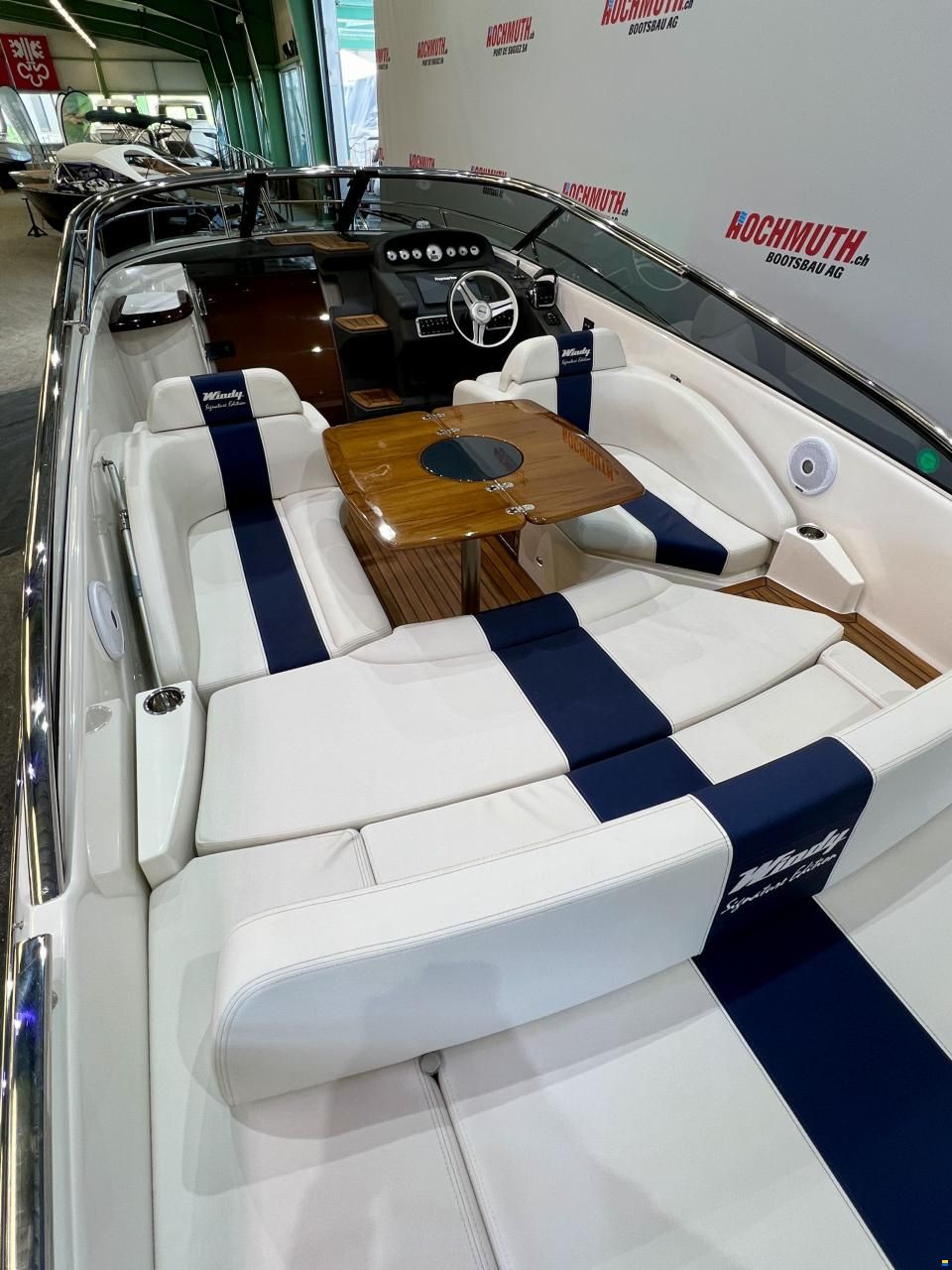 Windy 26 Kharma Signature Edition