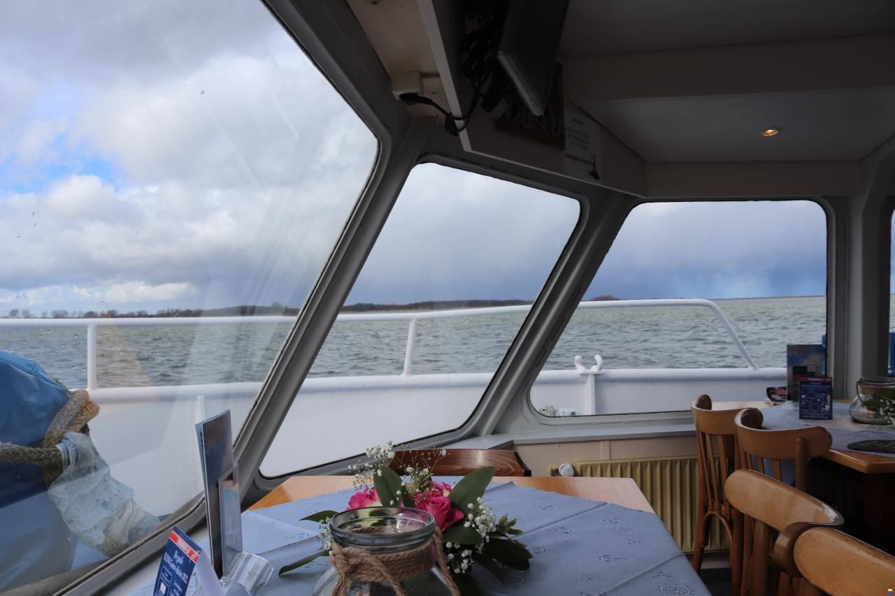 Fahrgastschiff / Hausboot