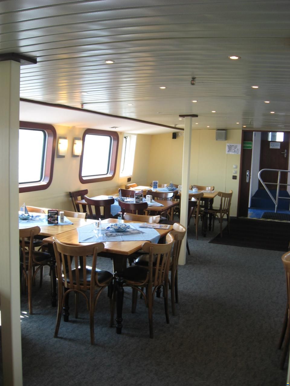 Fahrgastschiff / Hausboot
