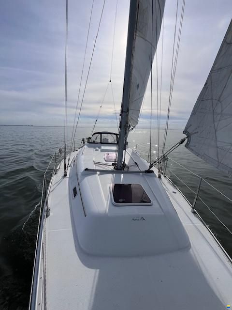Hanse 370