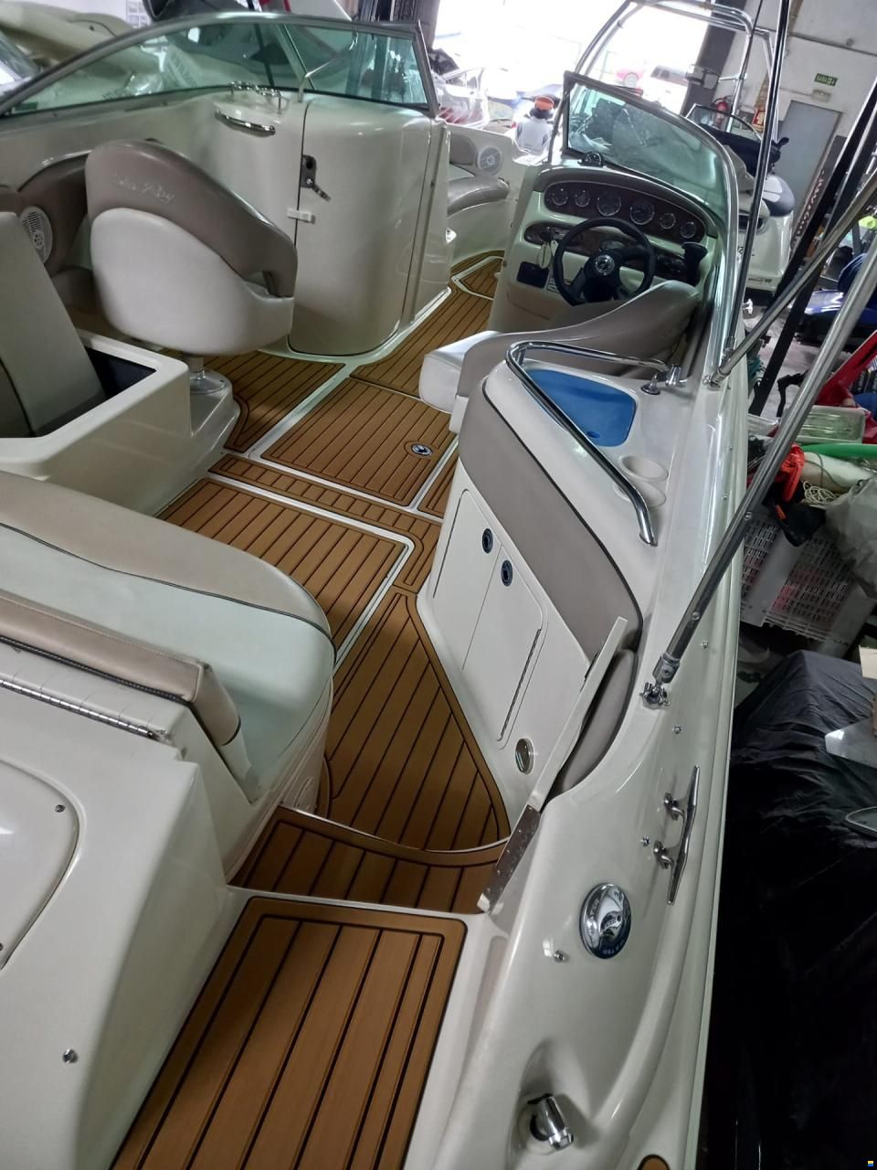 Sea Ray 240 Sundeck