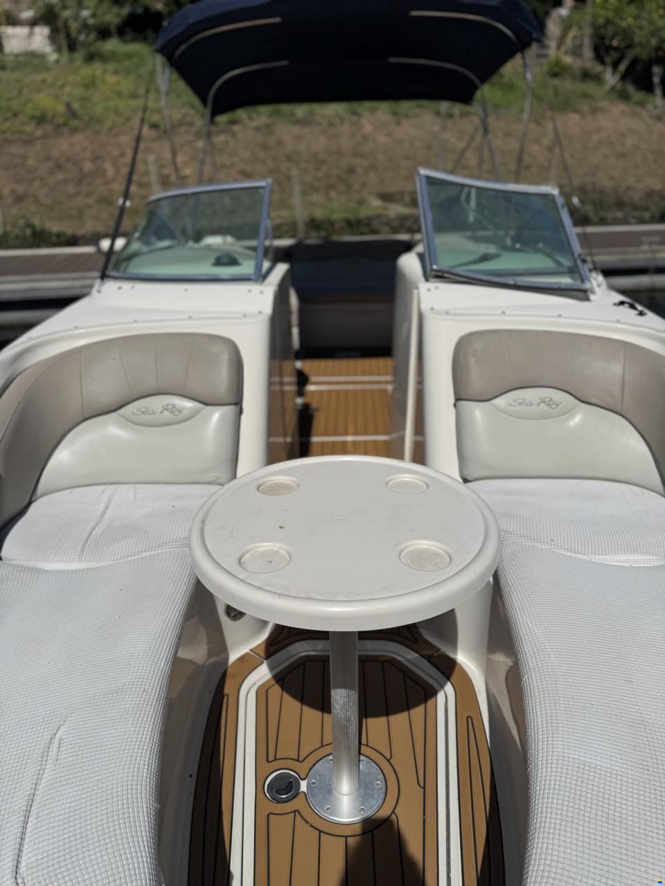 Sea Ray 240 Sundeck
