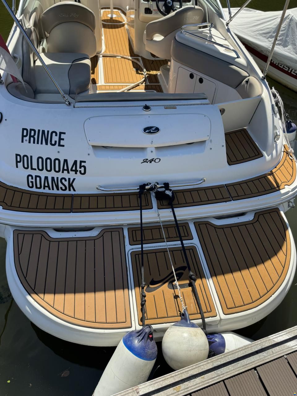 Sea Ray 240 Sundeck