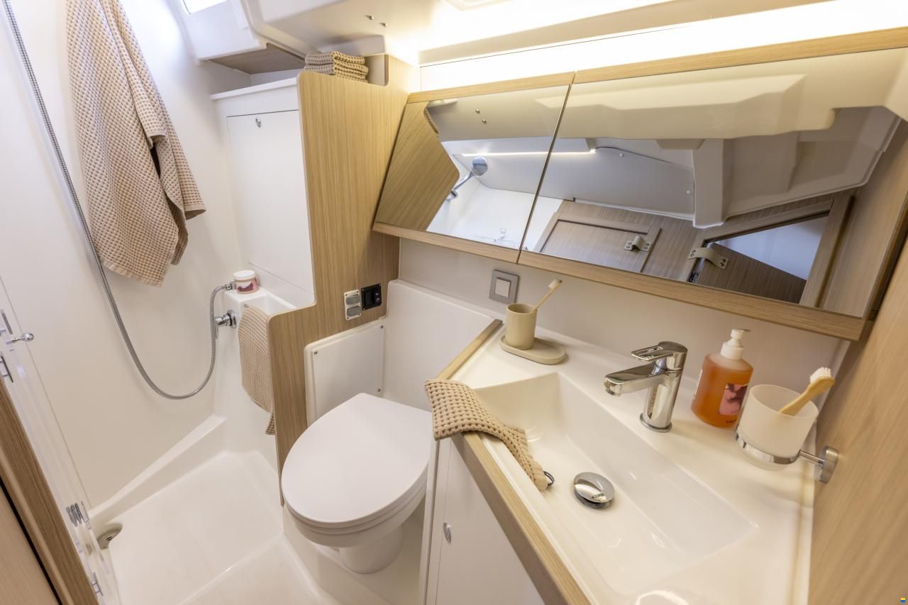 Beneteau Oceanis 47