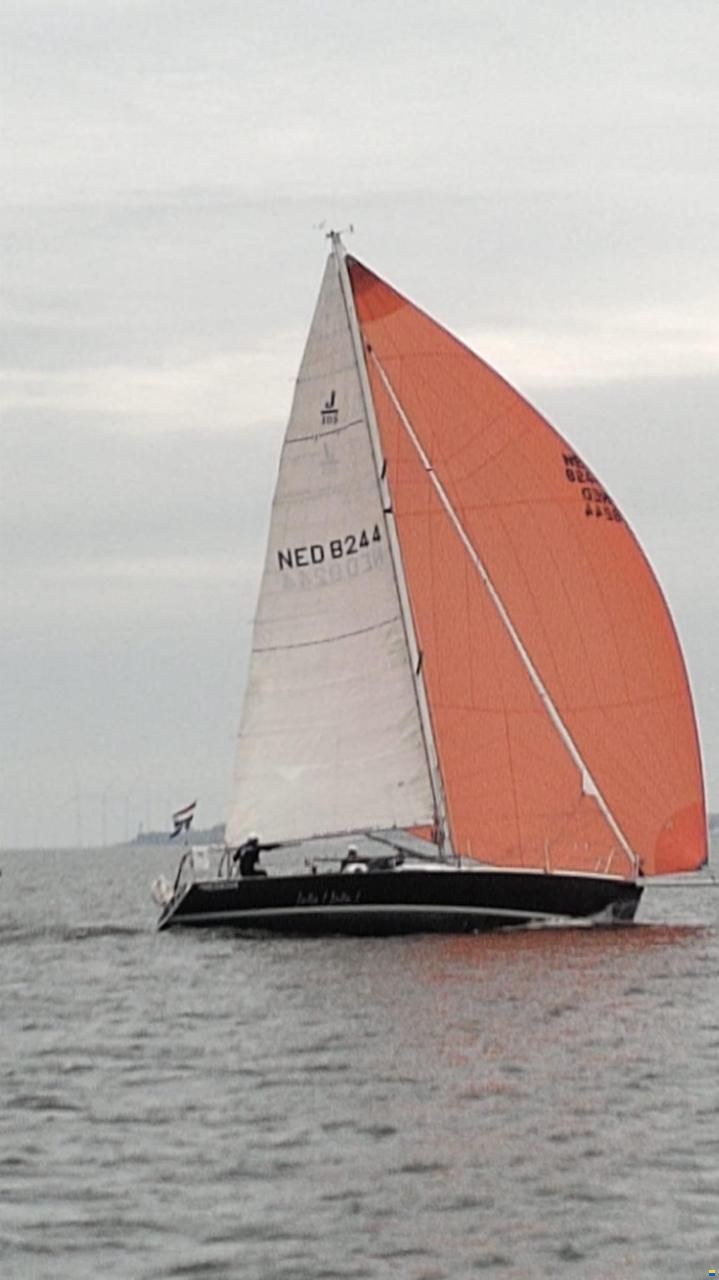 J Boats J105
