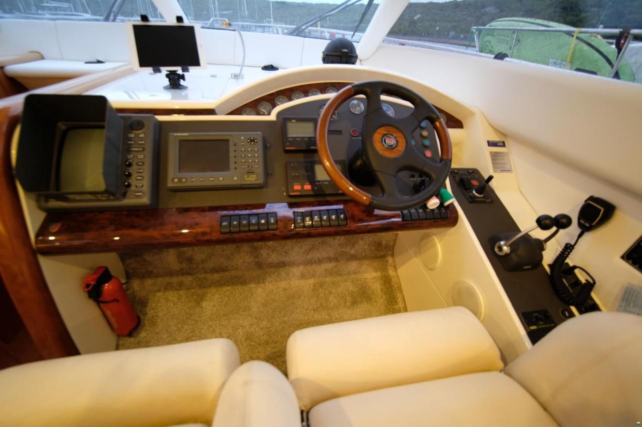 Fairline Squadron 55