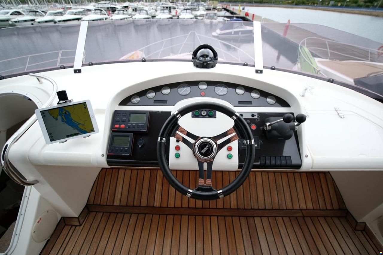 Fairline Squadron 55