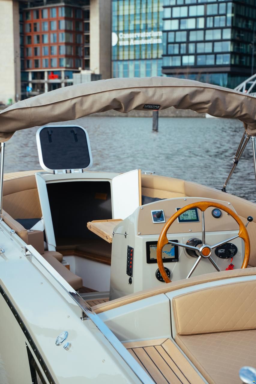 Lifestyle Marine 818 Cabin